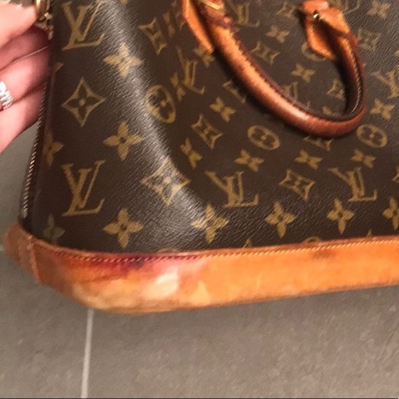 Louis Vuitton Alma Monogram Bag - Picture 8 of 8